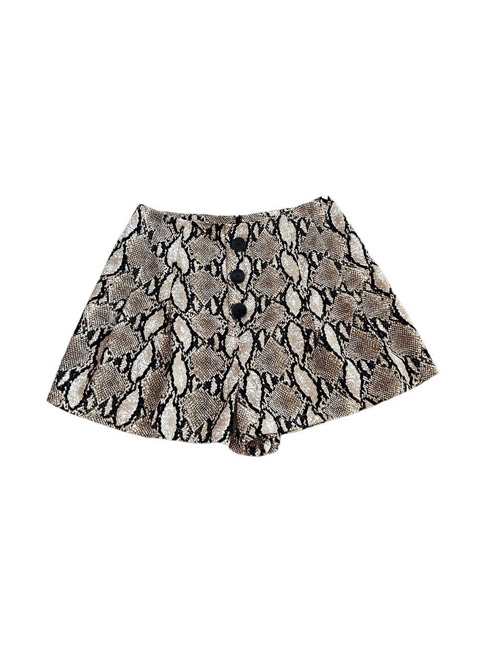 vestique women python wide shorts plaid cream brown sz medium button front